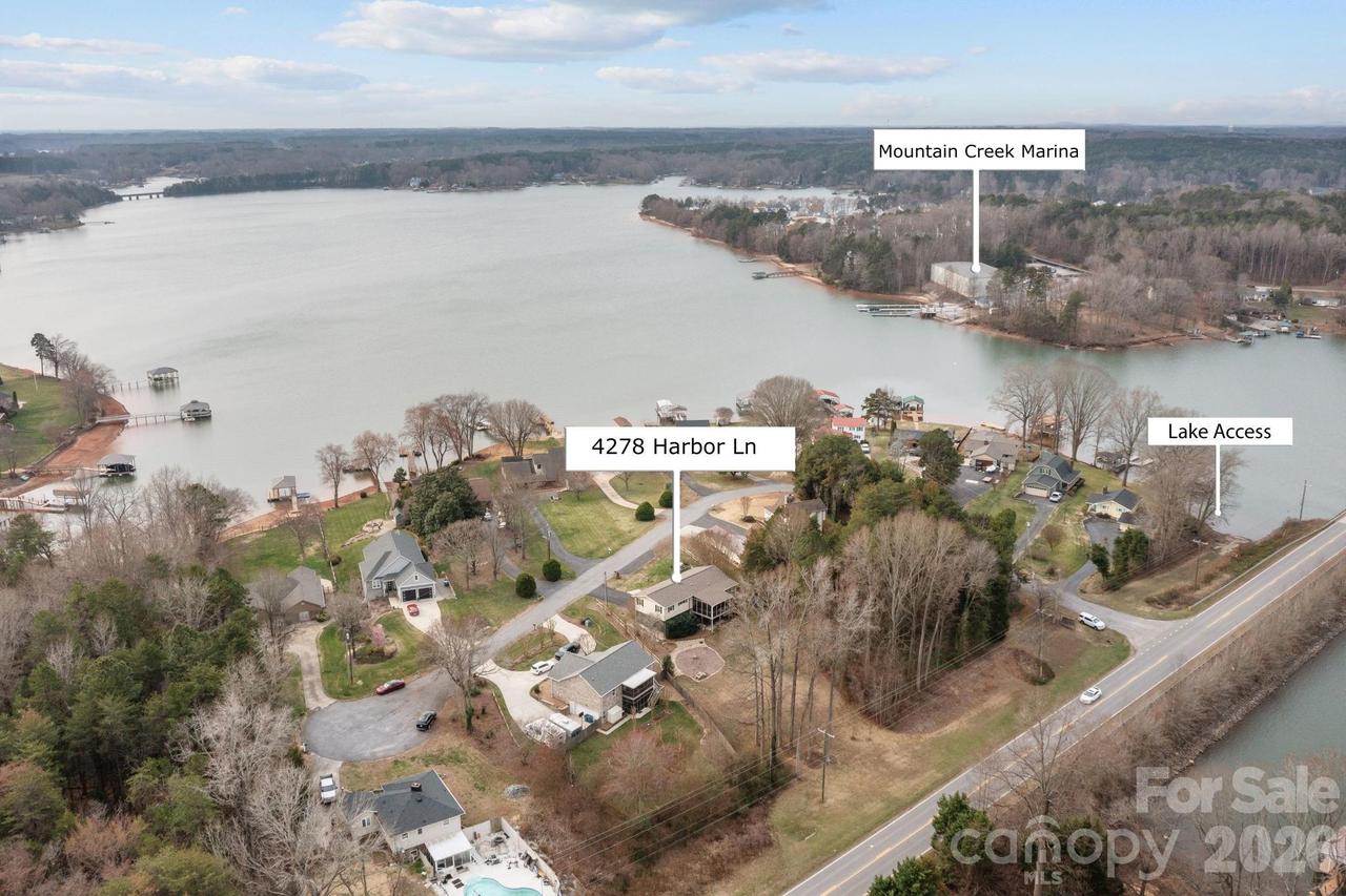 4278 Harbor Ln., Sherrills Ford, NC 28673