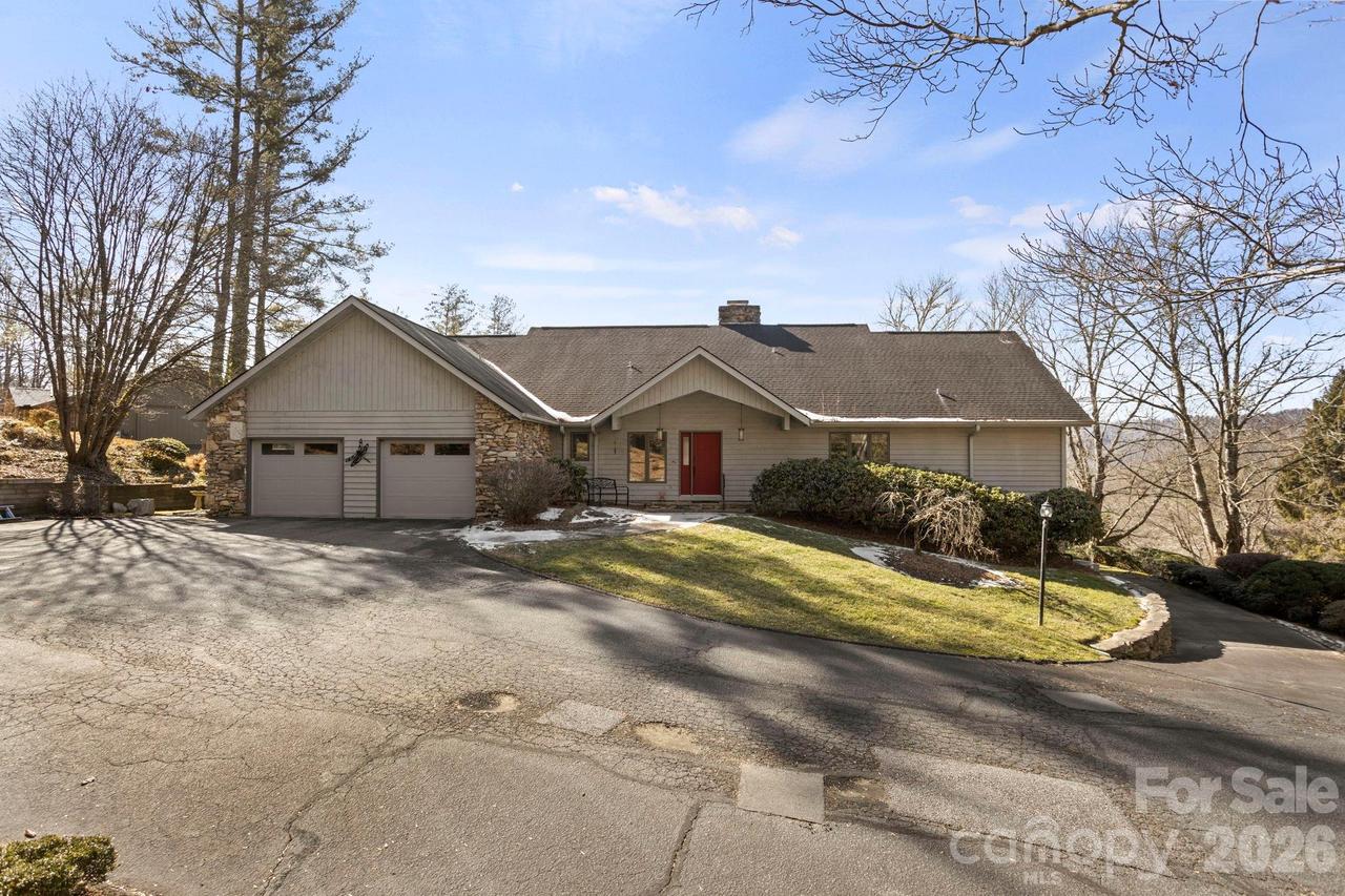 404 W Browning Rd., Hendersonville, NC 28791