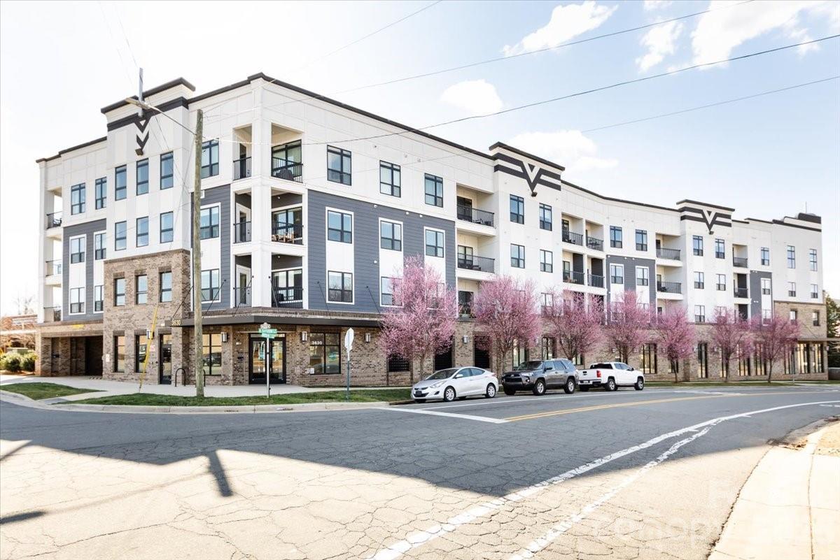 3630 N Davidson St., Charlotte, NC 28205