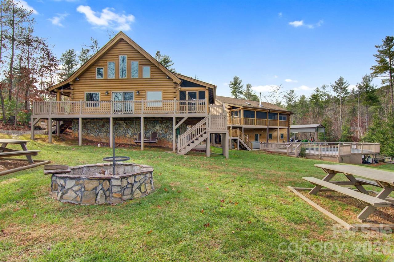 2257 Quiet Creek Ln., Lenoir, NC 28645