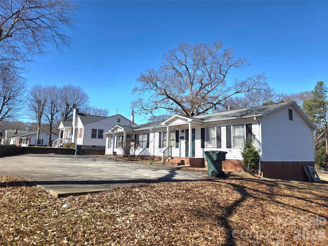 2110 Twin Ave., Gastonia, NC 28052
