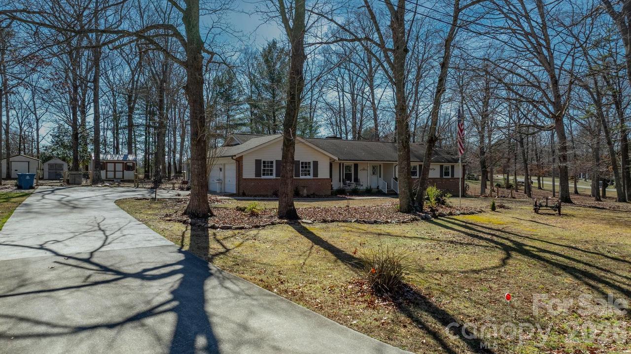 50 Camelot Ln., Taylorsville, NC 28681