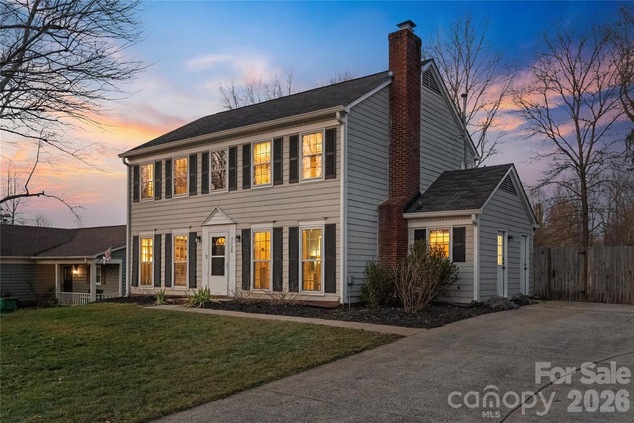 5528 Doverstone Ct., Charlotte, NC 28208