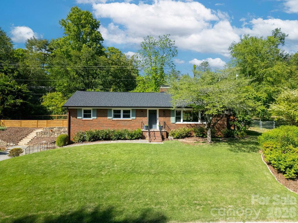 84 Far Hills Ter., Brevard, NC 28712