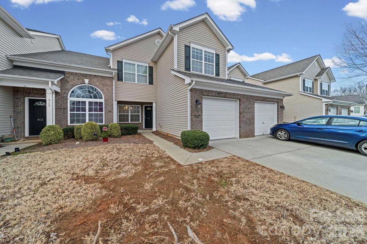 917 Standen Place Ct., Pineville, NC 28134