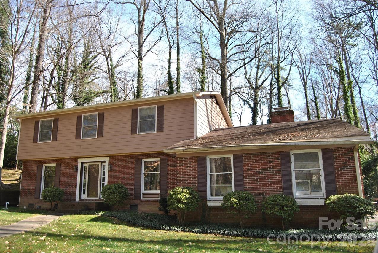 816 Avondale Rd., Gastonia, NC 28054