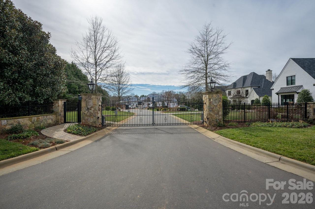 504 Bear Paw Dr., Waxhaw, NC 28173