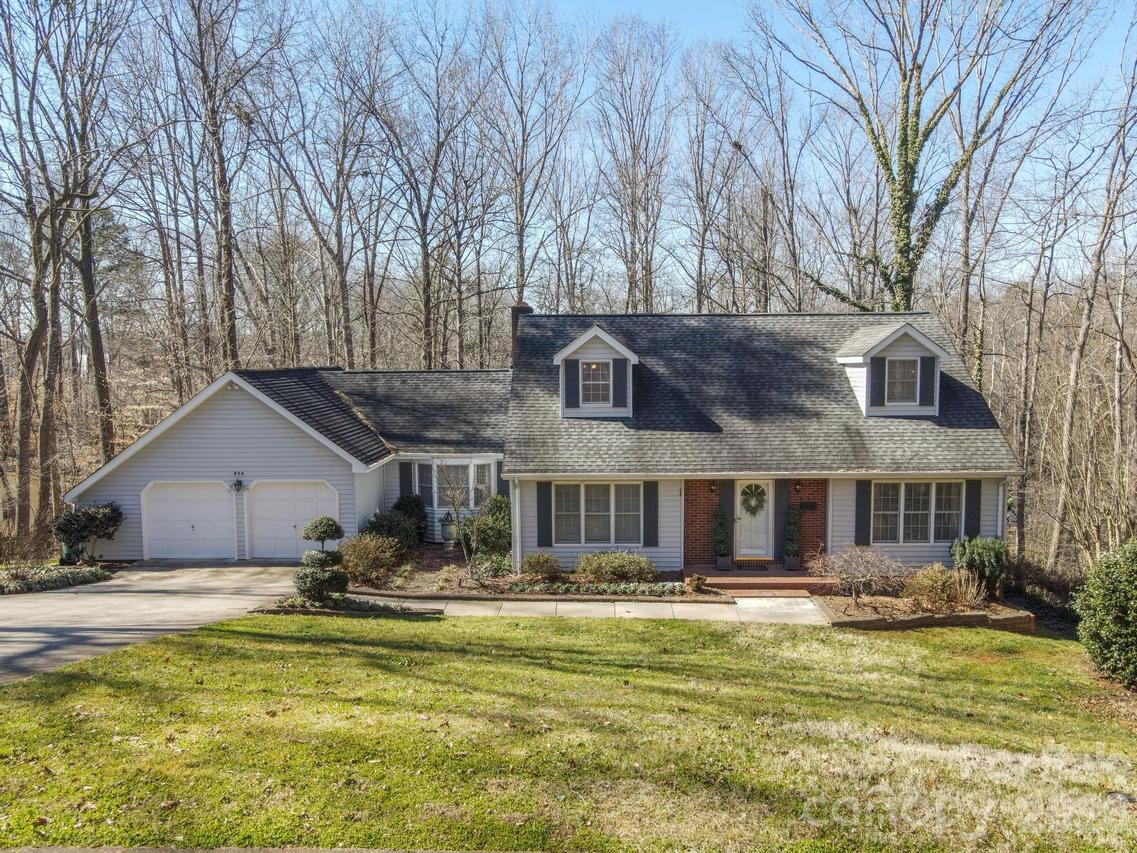 856 W 6th Street Cir., Newton, NC 28658