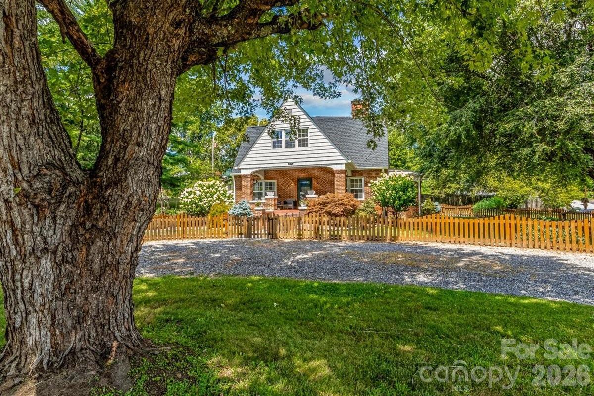 506 W Main St., Burnsville, NC 28714