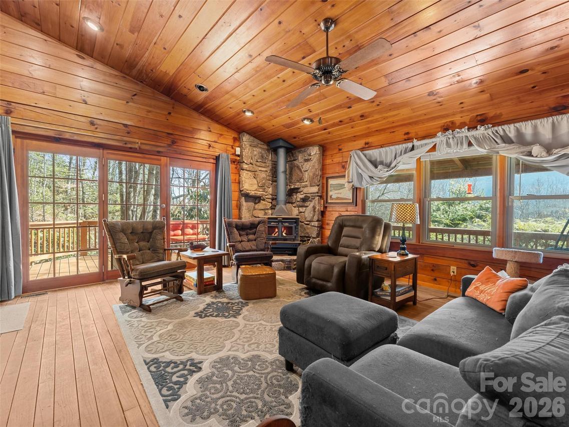 250 Creekside Dr., Maggie Valley, NC 28751