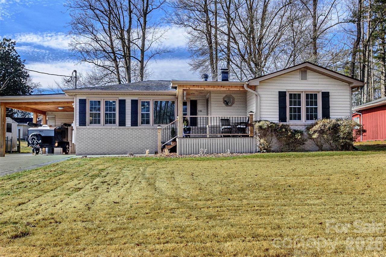 116 Thornbird Ave., Hendersonville, NC 28792