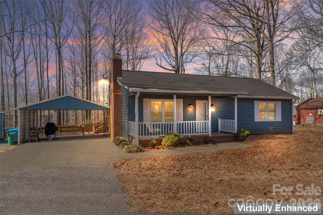 8615 Lochinvar Dr., Charlotte, NC 28227