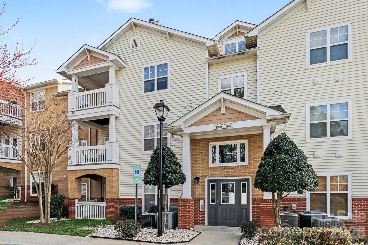 11949 Ridgeway Park Dr., Charlotte, NC 28277