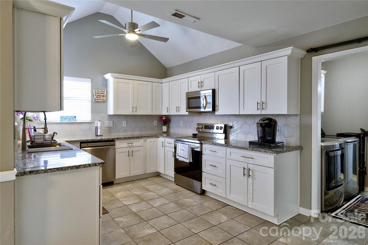 518 Lisa Carol Dr., Mooresville, NC 28115