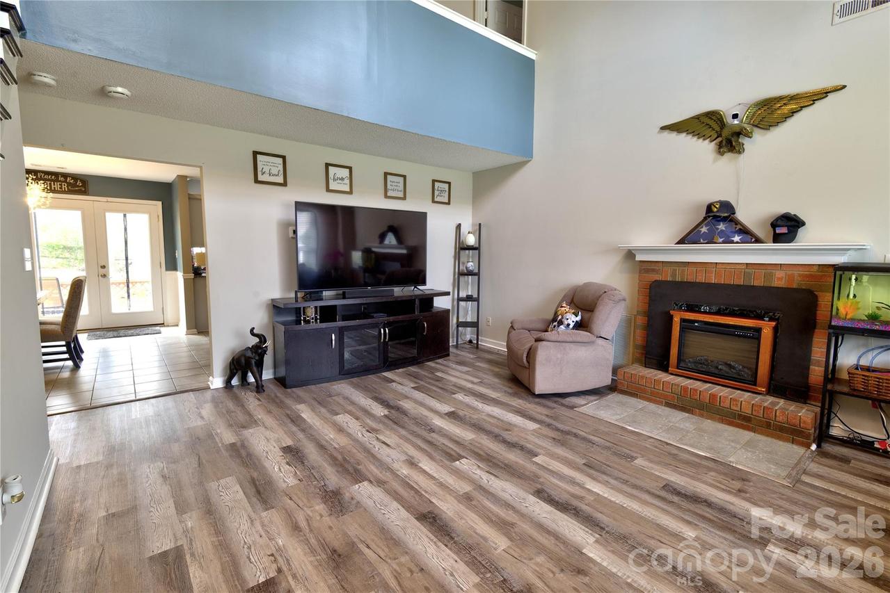 518 Lisa Carol Dr., Mooresville, NC 28115