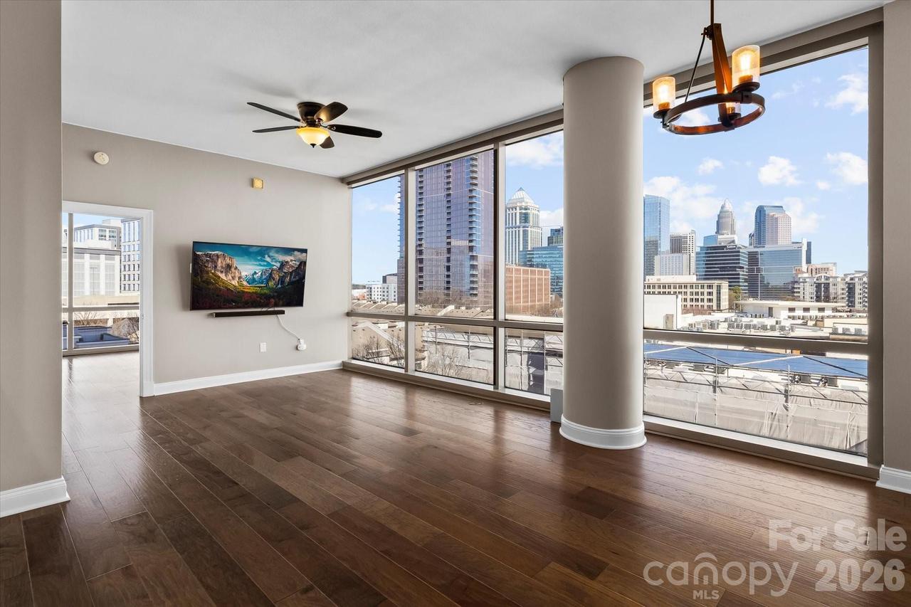 315 Arlington Ave. #906, Charlotte, NC 28203