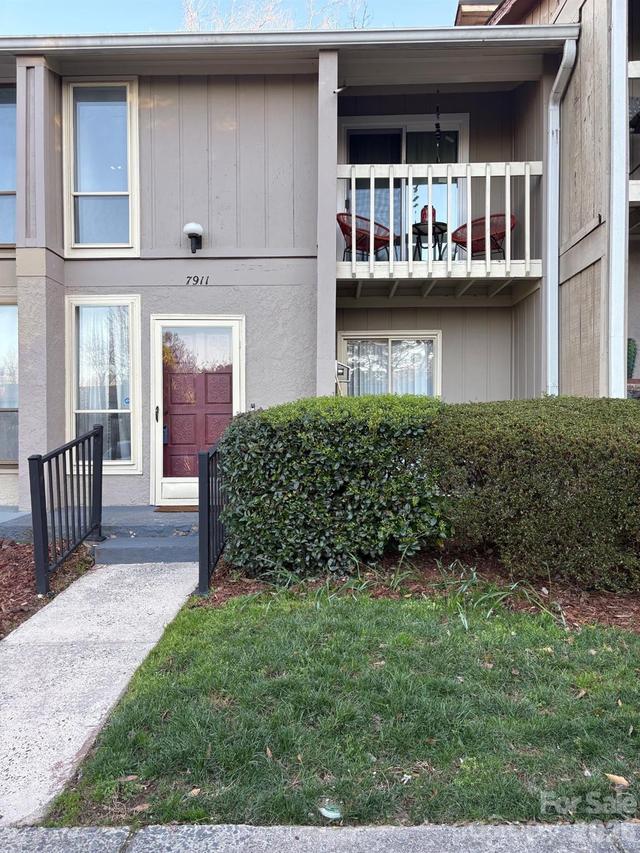 7911 Charter Oak Ln., Charlotte, NC 28226