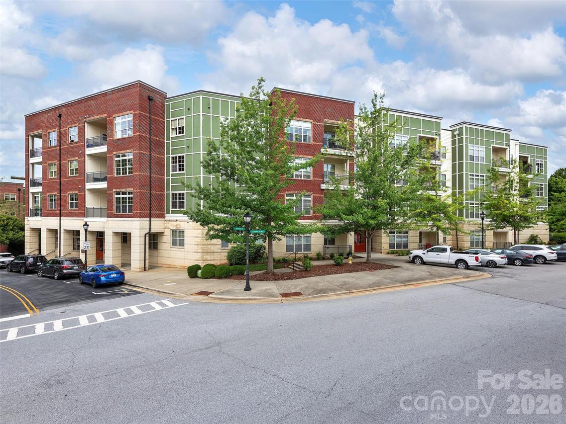 42 Schenck Pkwy. #202, Asheville, NC 28803