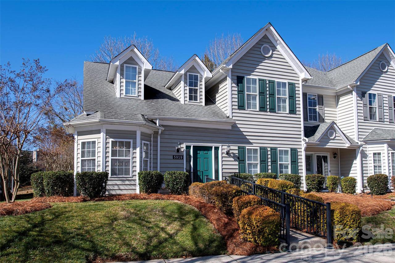 5919 Fitzwilliams Ln., Charlotte, NC 28270