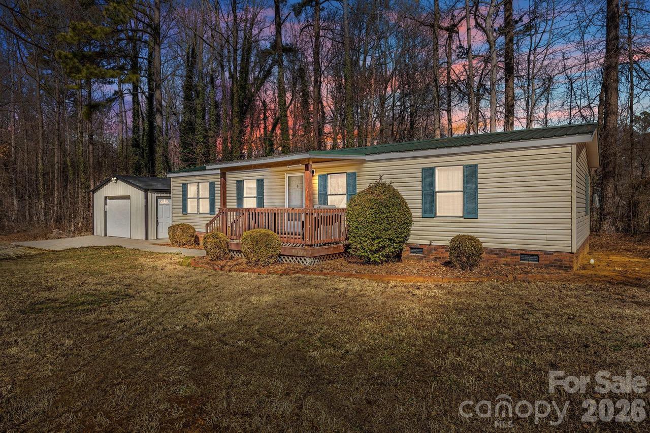 128 Tumbleweed Dr., Salisbury, NC 28146