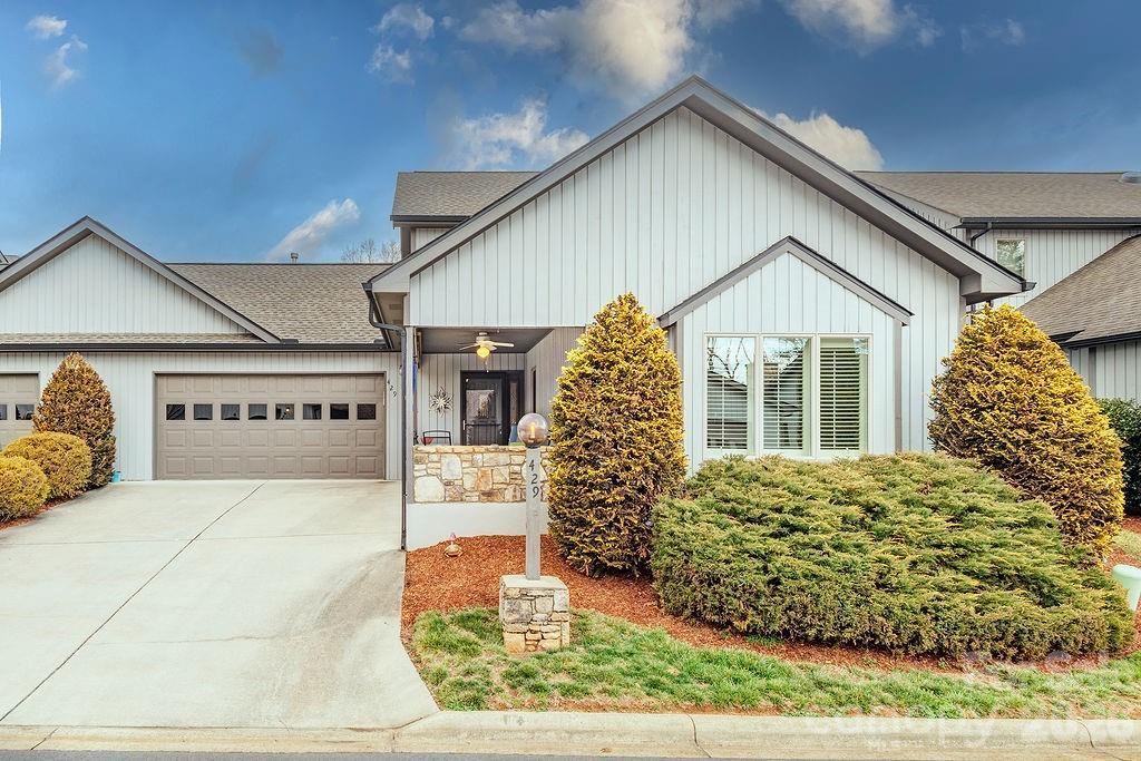 429 Kyfields Dr., Weaverville, NC 28787