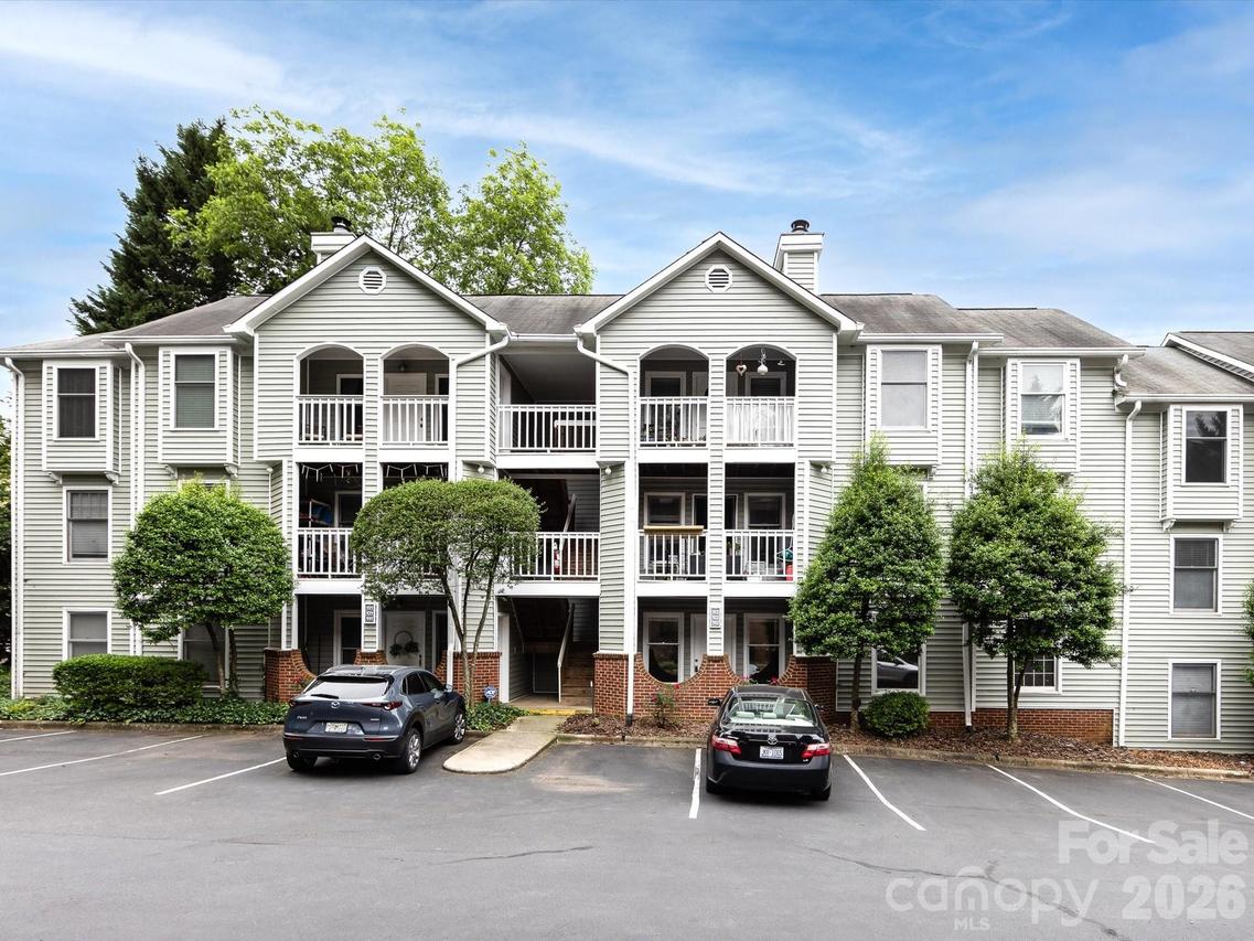 430 Queens Rd. #221, Charlotte, NC 28207