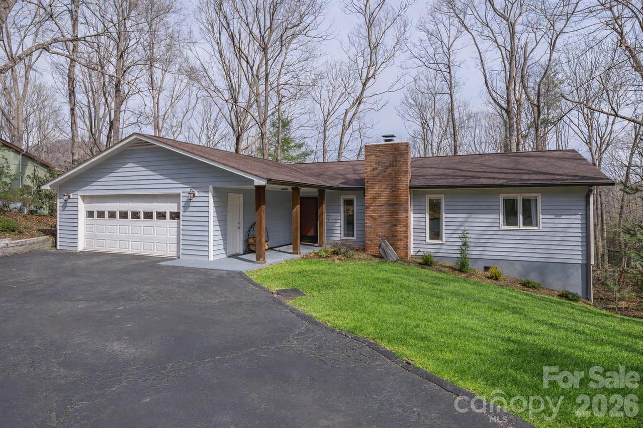 239 Stonebrook Dr., Hendersonville, NC 28791