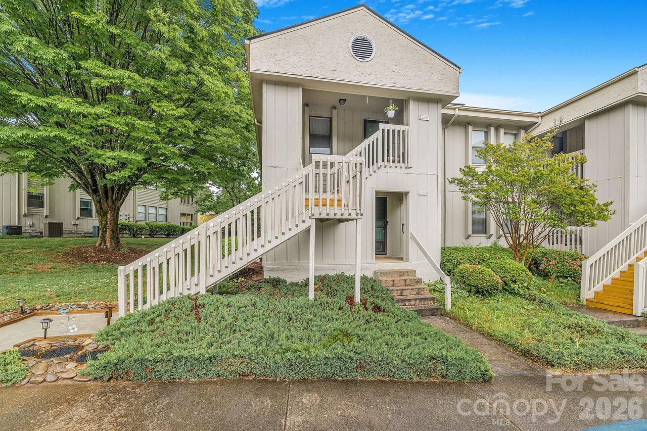 1801 Abbey Cir., Asheville, NC 28805