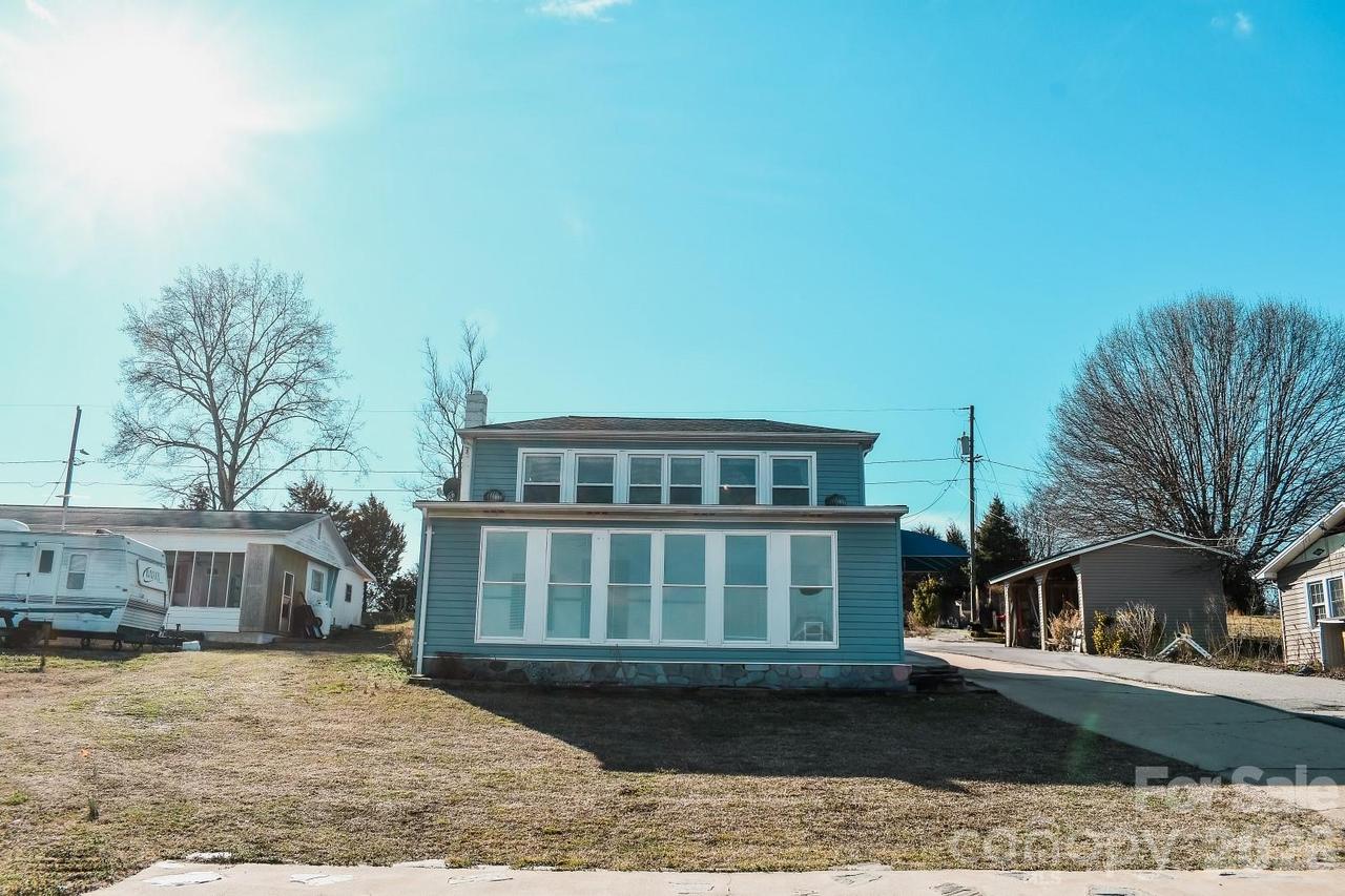 4928 Northcrest St., Claremont, NC 28610