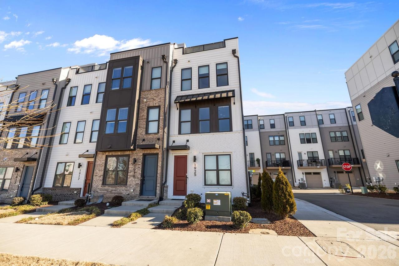 1925 Dunavant St., Charlotte, NC 28203
