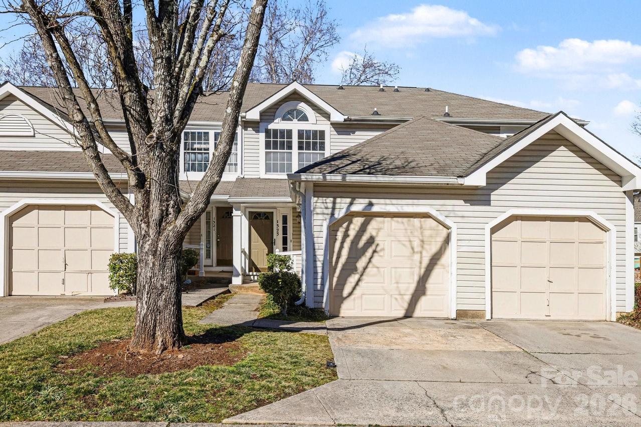1323 Maple Shade Ln., Charlotte, NC 28270