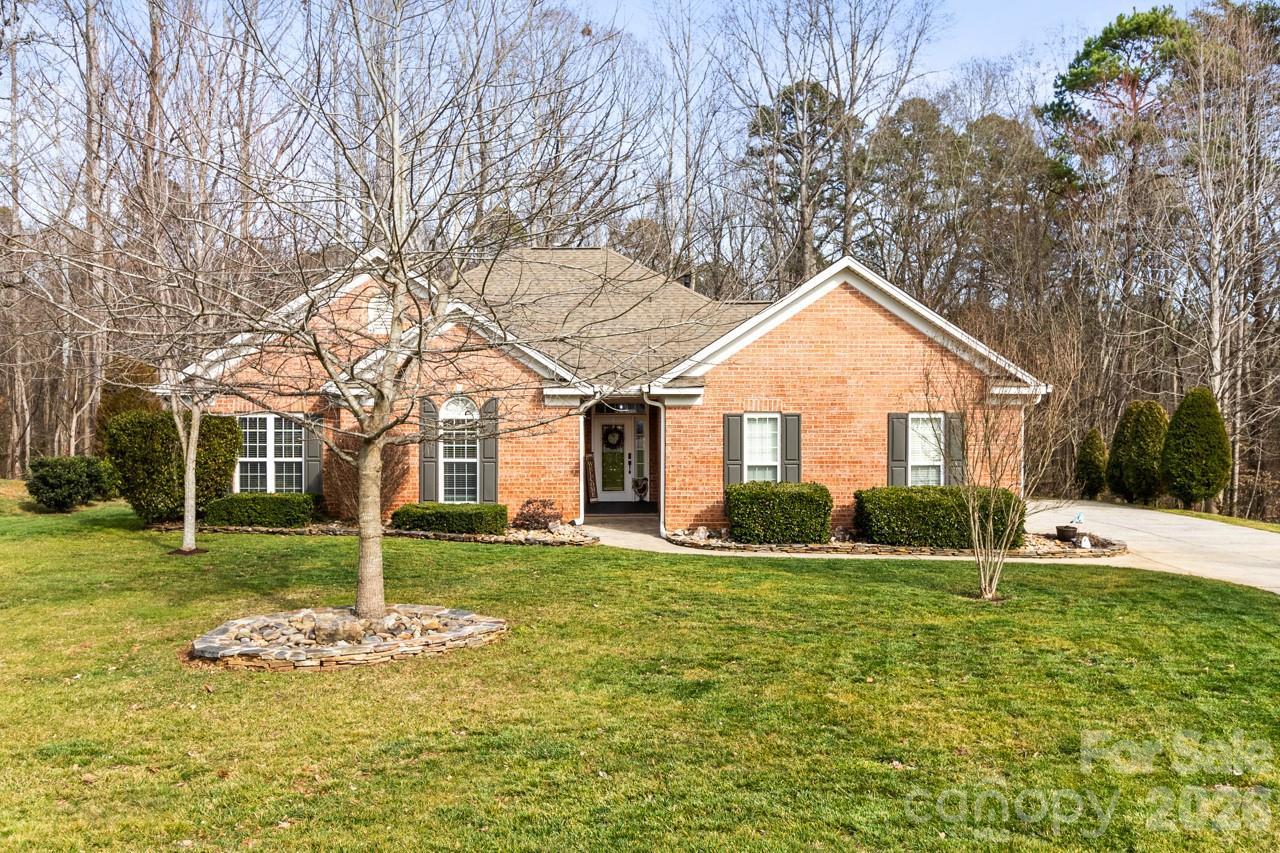 7695 Sedgebrook Dr., Stanley, NC 28164