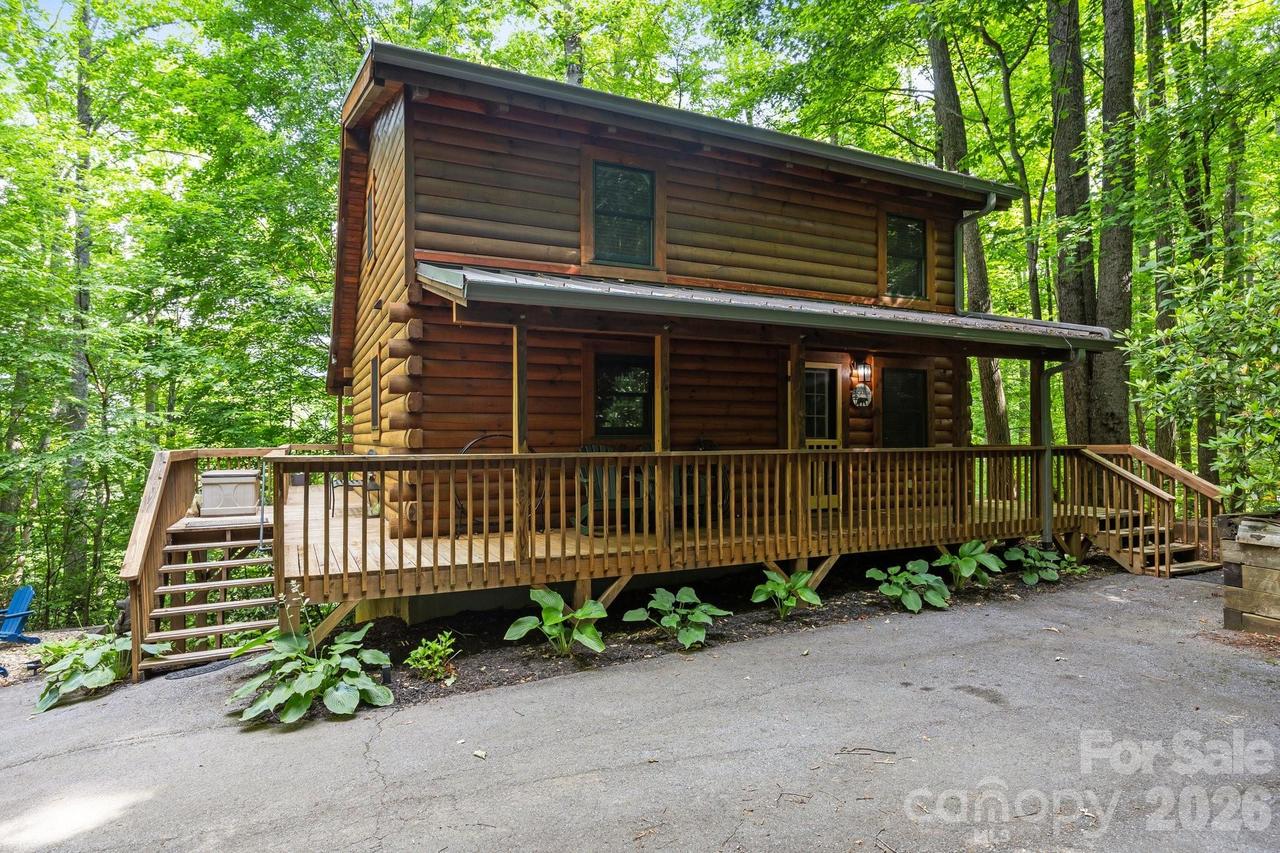 83 Log Cabin Dr., Maggie Valley, NC 28751