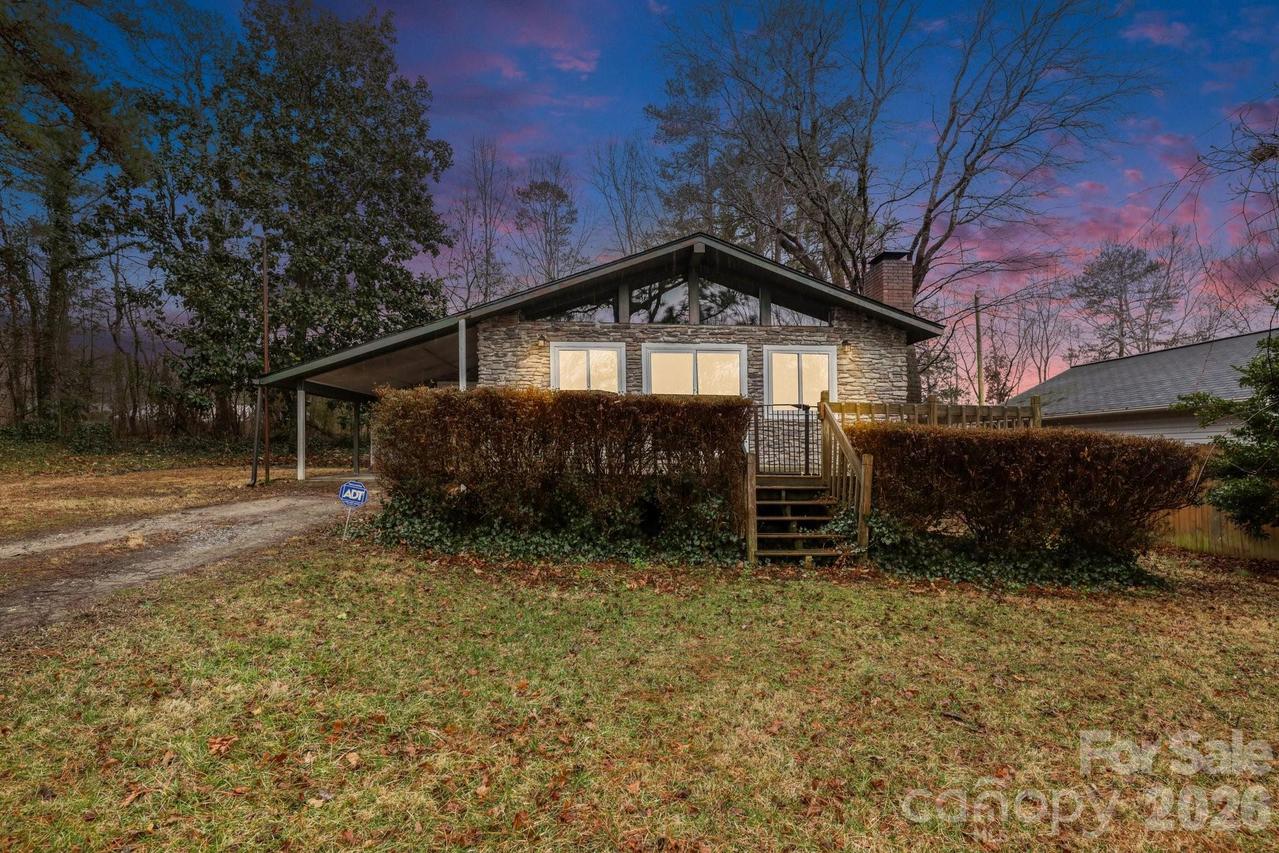 4246 Compton Dr., Winston Salem, NC 27107