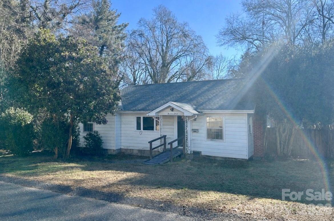 1911 White St., Gastonia, NC 28052