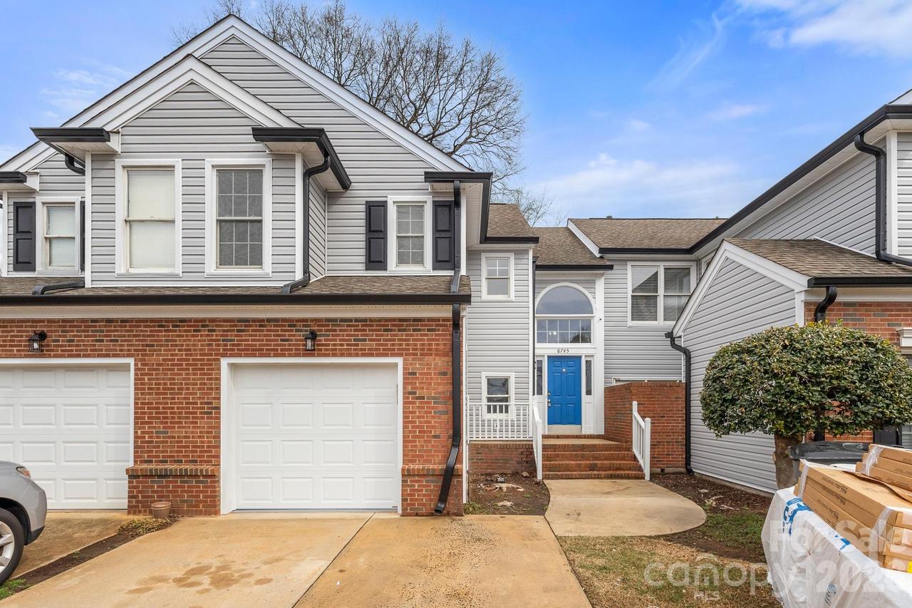 8745 Fox Chase Ln., Charlotte, NC 28269