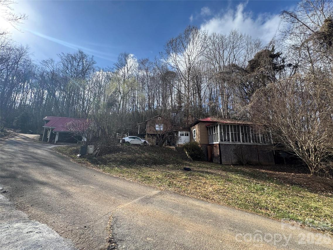 206 Westerman St., Old Fort, NC 28762