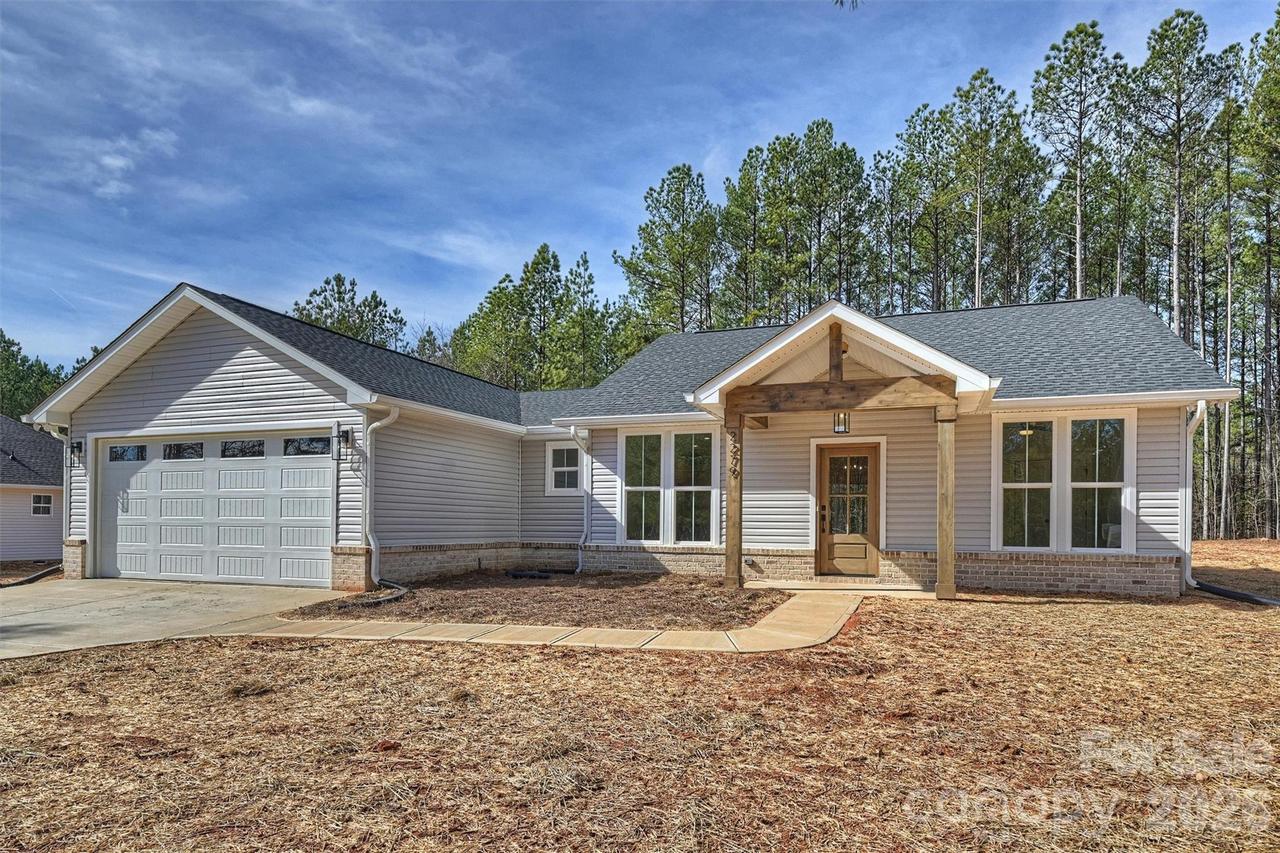 2279 Lee Lawing Rd., Lincolnton, NC 28092