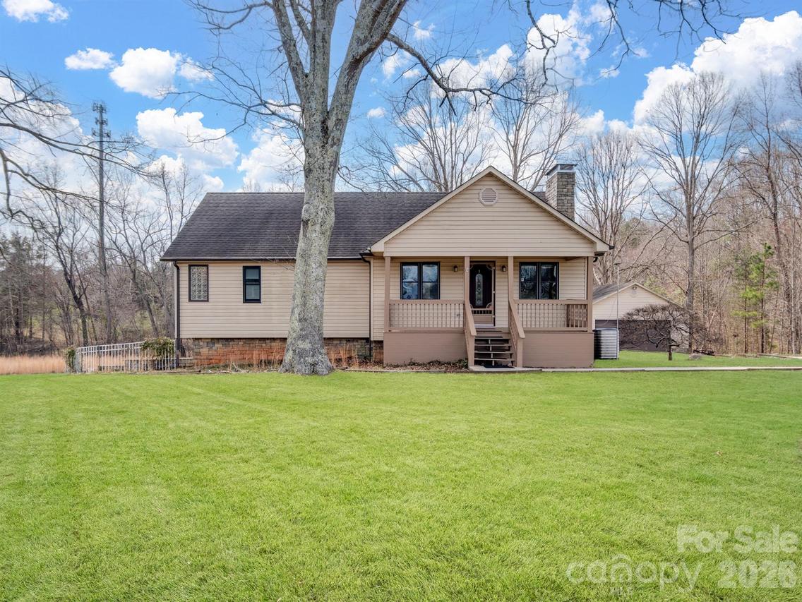 544 Hicks Creek Rd., Troutman, NC 28166