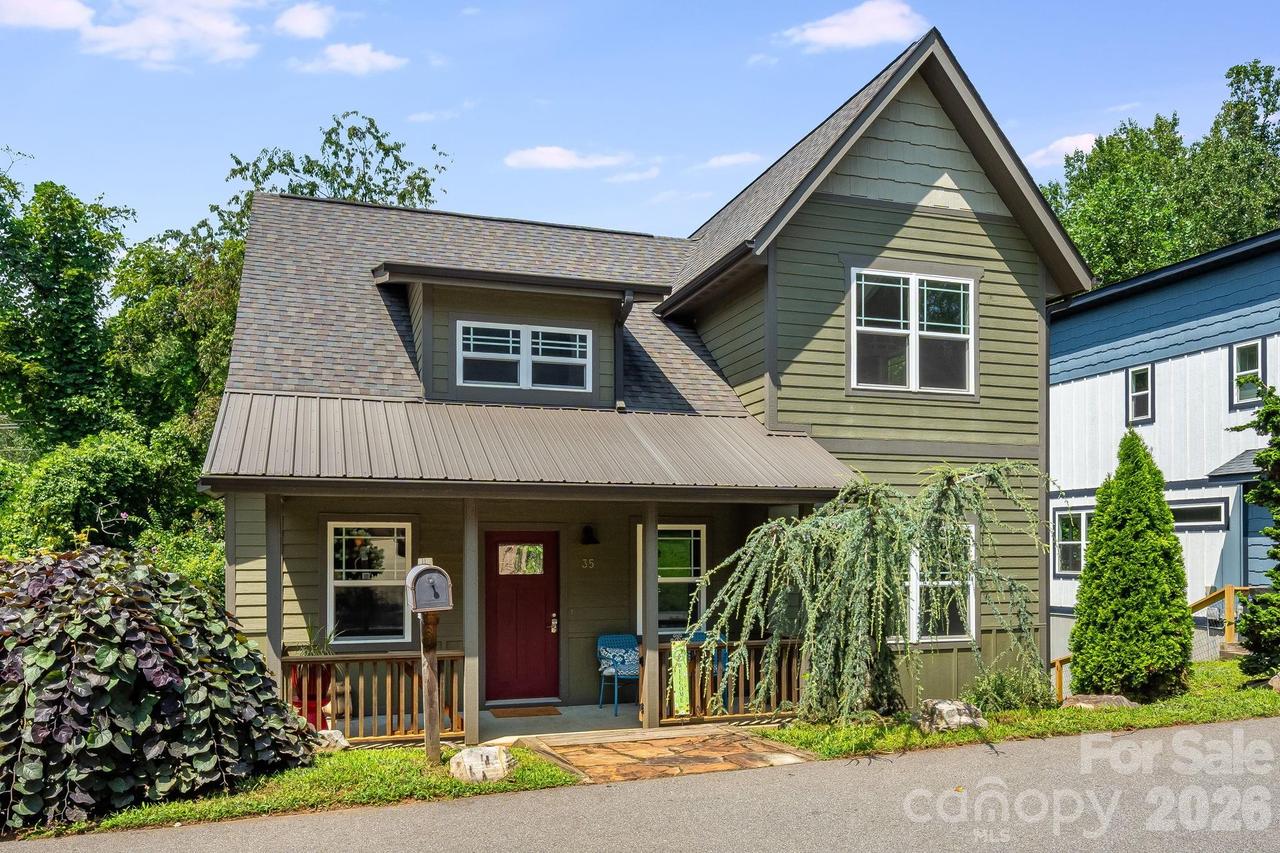 35 Emmett Ln., Asheville, NC 28806