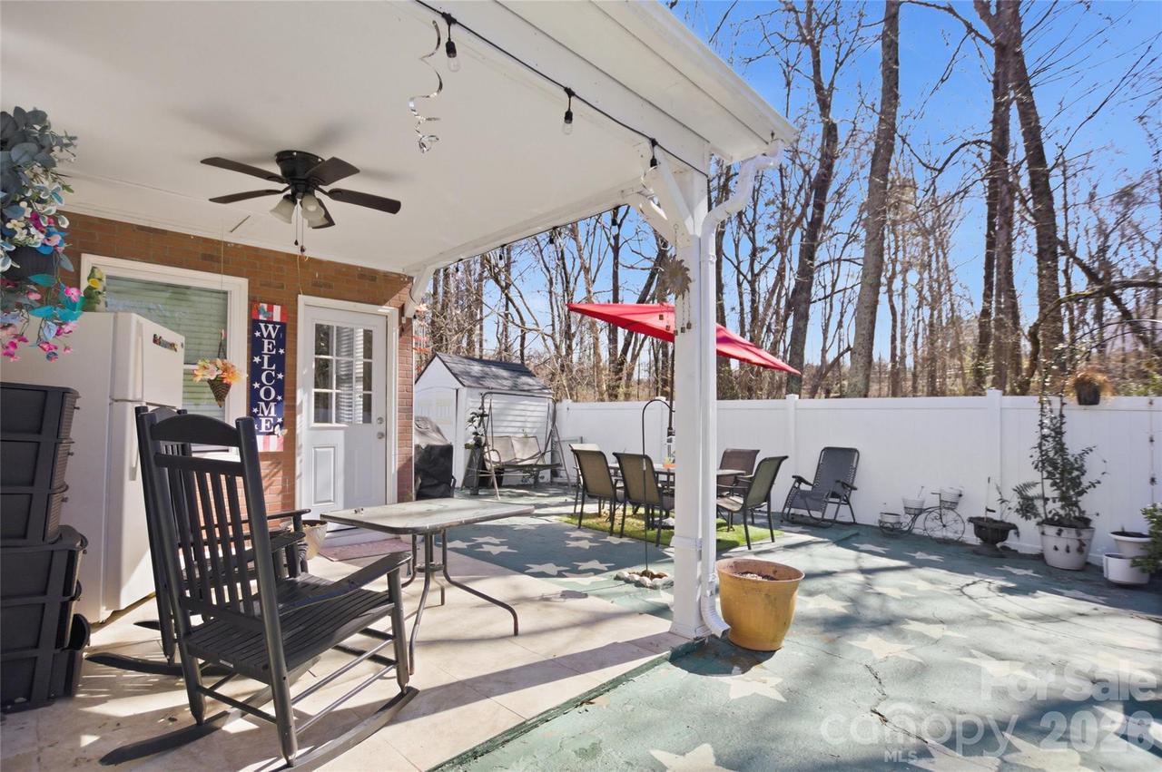 1031 Allegiance Dr., Charlotte, NC 28217