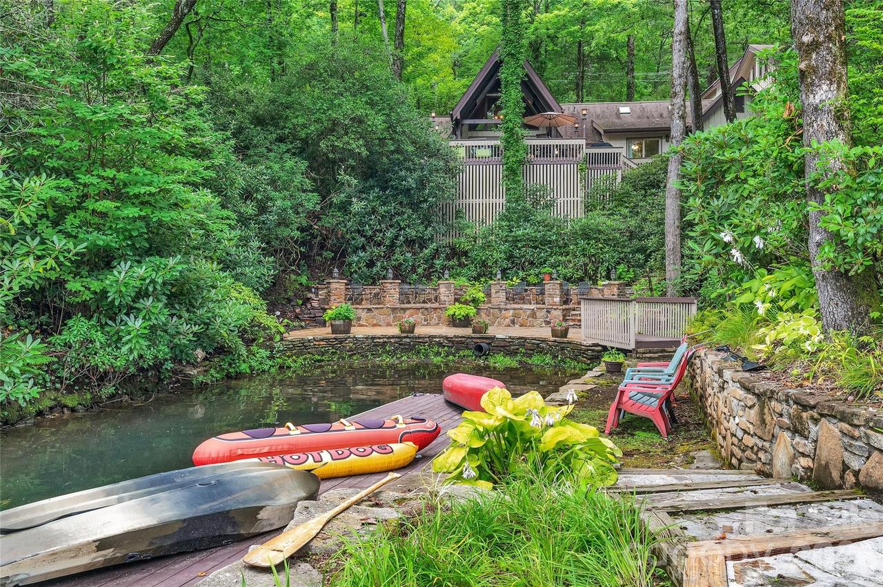 562 West Club Blvd., Lake Toxaway, NC 28747