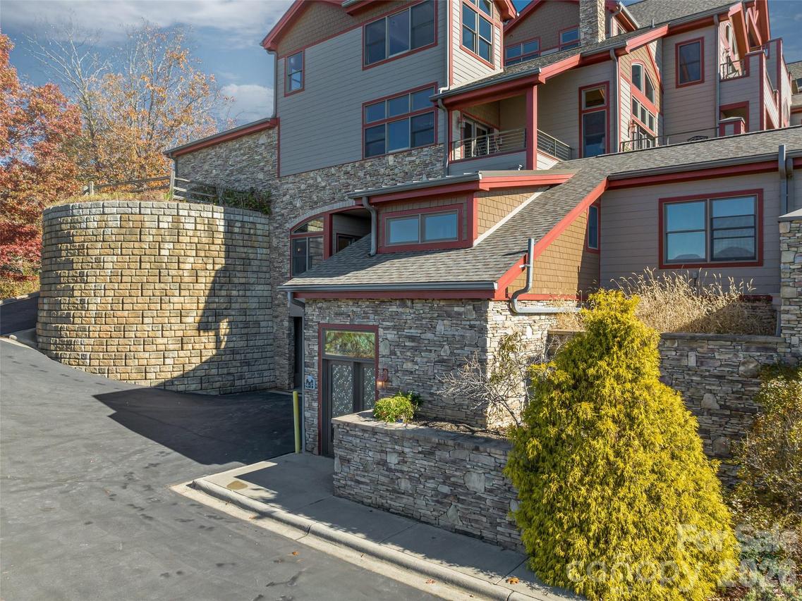 4 Chimney Crest Dr. #F, Asheville, NC 28806