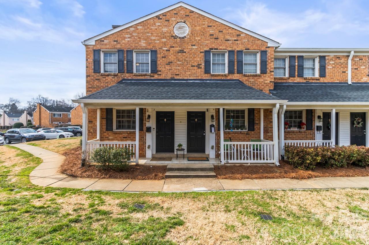 1336 Green Oaks Ln. #J, Charlotte, NC 28205