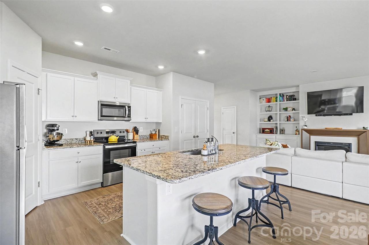 2215 Transatlantic Ave., Charlotte, NC 28215