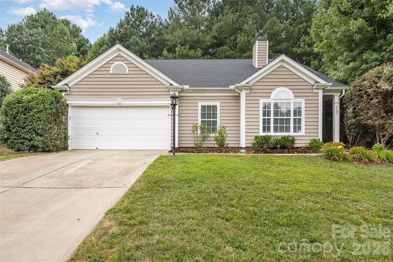 6533 Falls Lake Dr., Charlotte, NC 28270