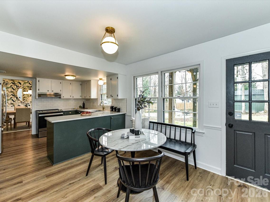 5900 Cabotwood Ln., Charlotte, NC 28212