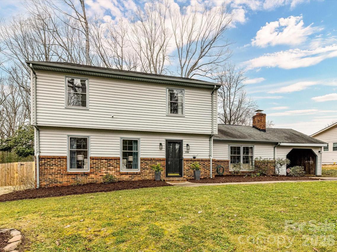 5900 Cabotwood Ln., Charlotte, NC 28212
