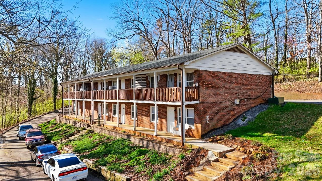 1075 7th Ave., Hickory, NC 28601