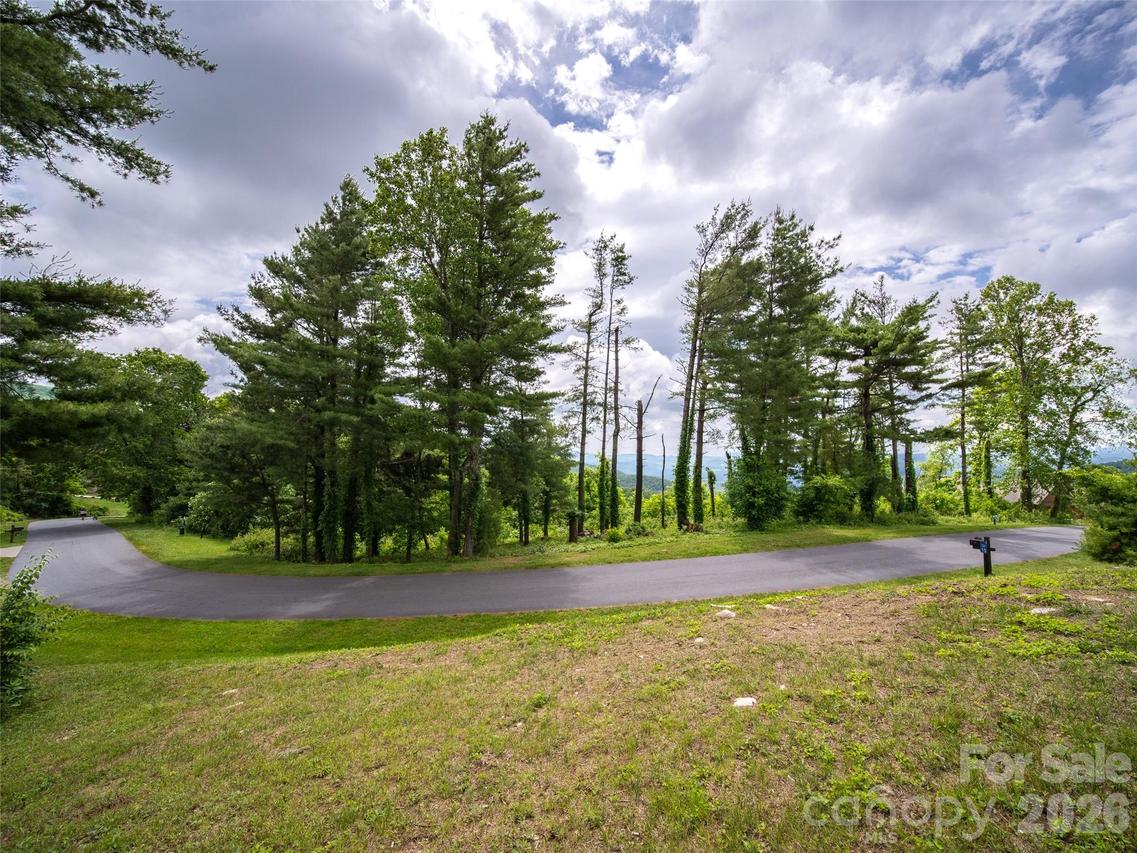 #178 Dancing Bear Dr., Hendersonville, NC 28792